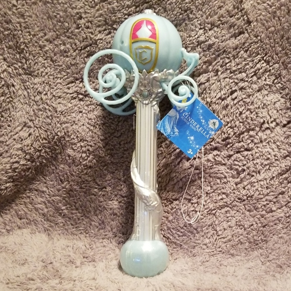 Cinderella Bubble Carriage Wand that Lights Up
